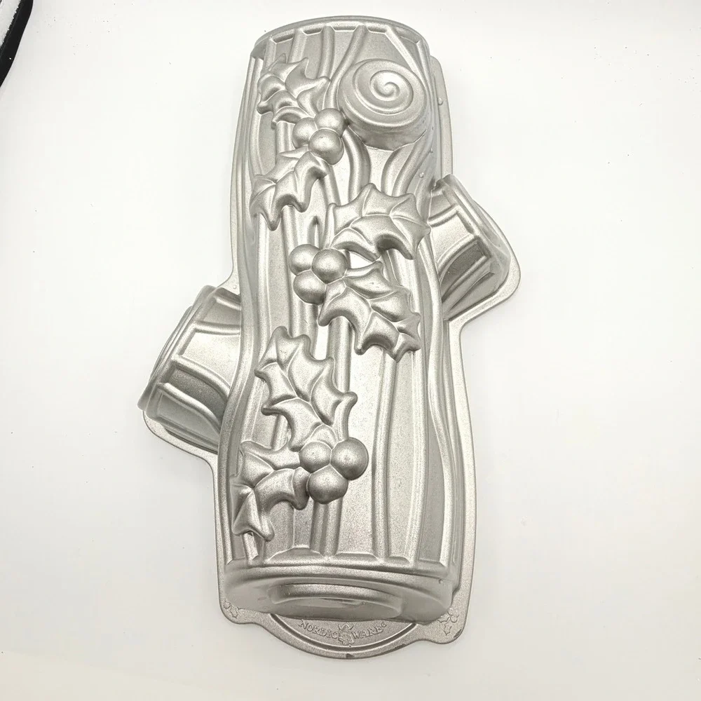 Nordic Ware Yule Log Pan Silver Cast Aluminum 9 Cup Holiday Cake Mold Excellent